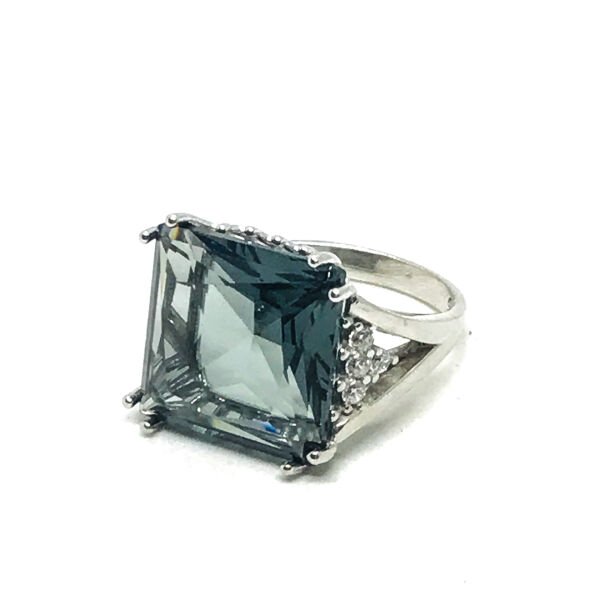 925 Ayar Gümüş Diamond Color Kare Zirkon Taşlı Yüzük